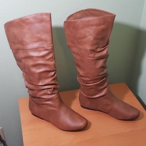 BNIB Qupid Slouch Boot